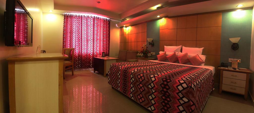 Hotel Grand International Raipur  Ngoại thất bức ảnh
