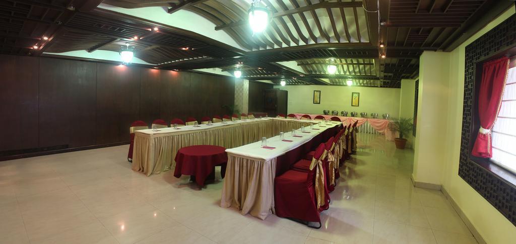 Hotel Grand International Raipur  Ngoại thất bức ảnh