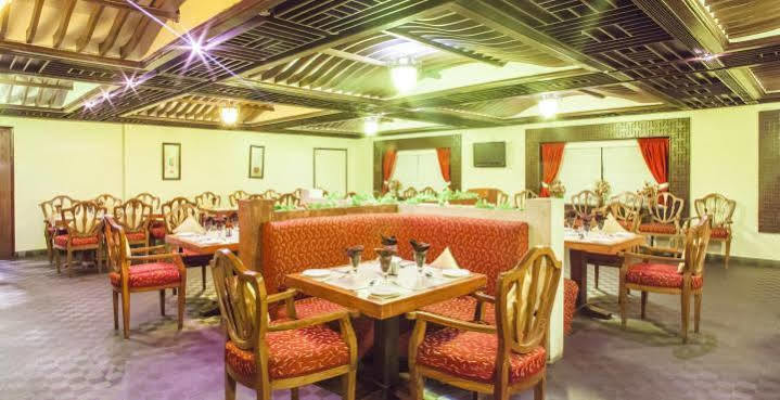 Hotel Grand International Raipur  Ngoại thất bức ảnh