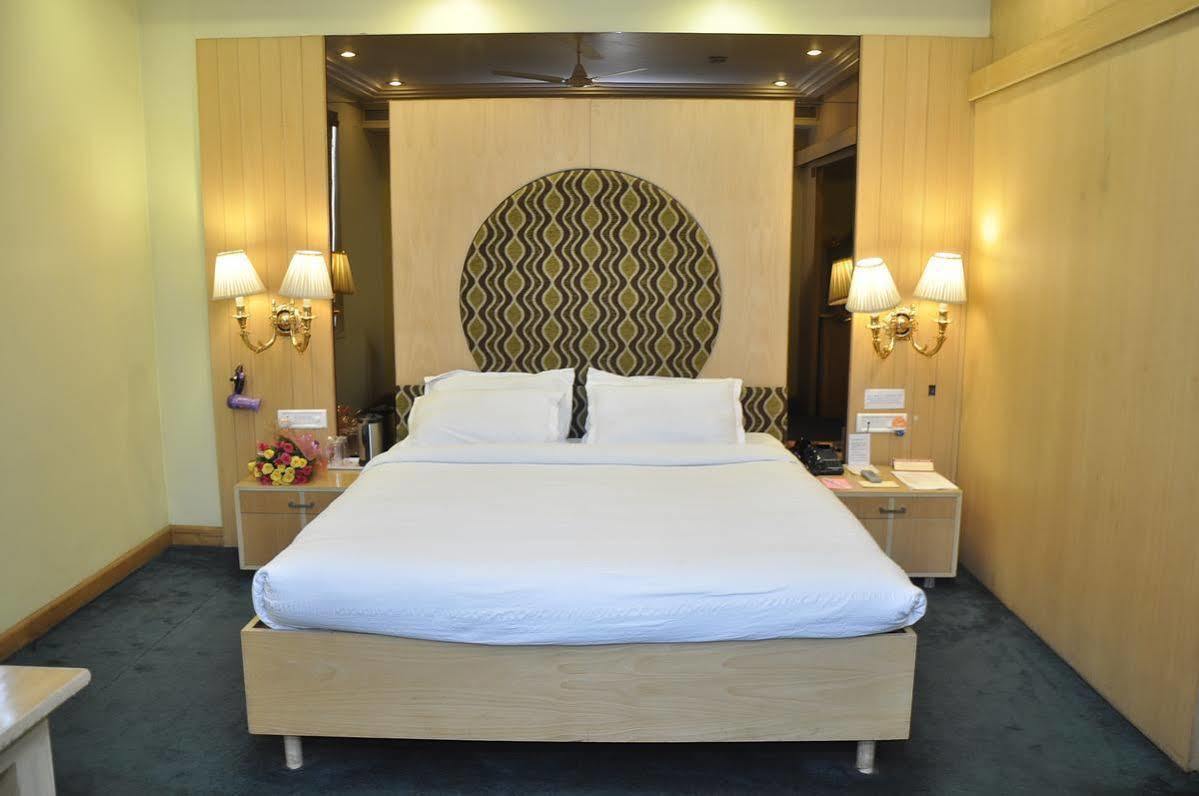 Hotel Grand International Raipur  Ngoại thất bức ảnh