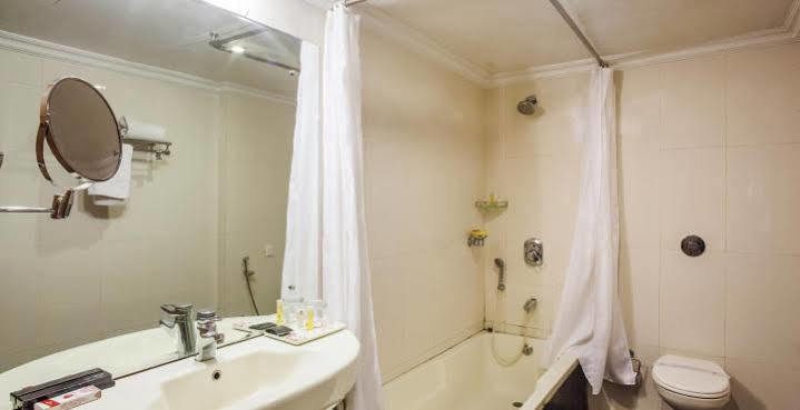 Hotel Grand International Raipur  Ngoại thất bức ảnh