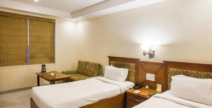 Hotel Grand International Raipur  Ngoại thất bức ảnh