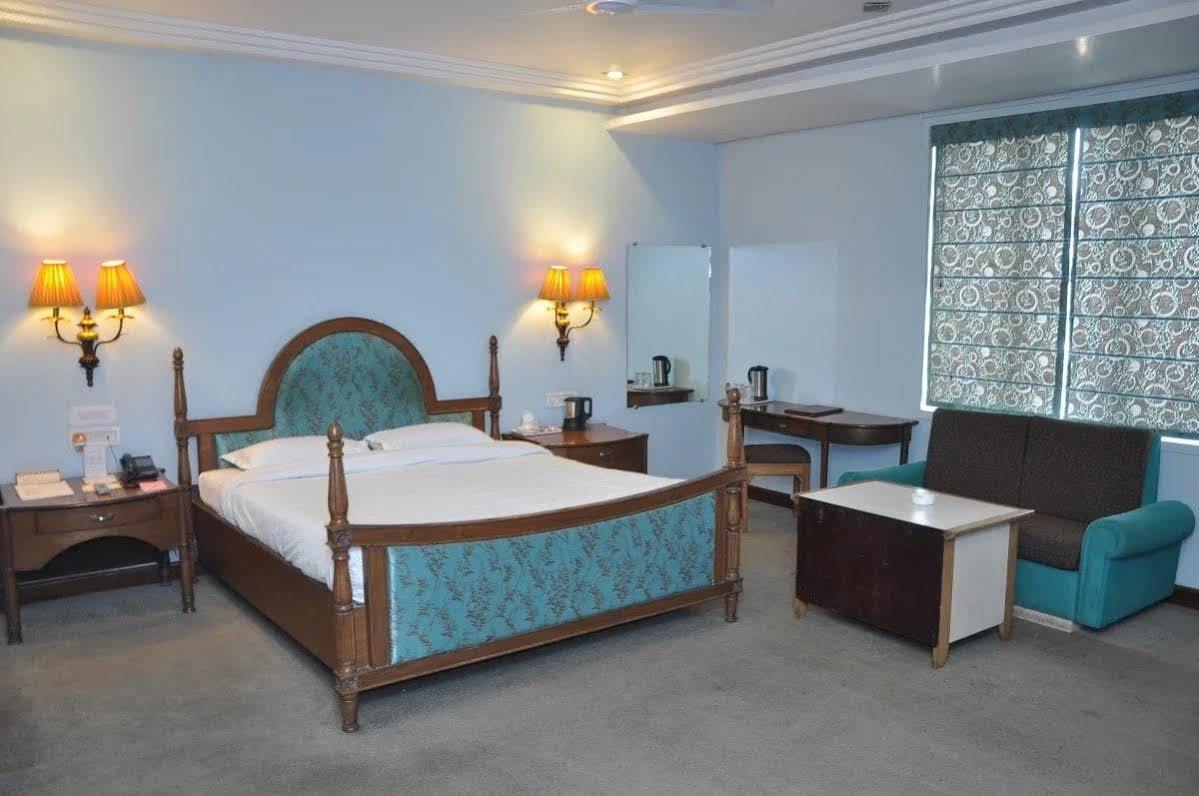 Hotel Grand International Raipur  Ngoại thất bức ảnh
