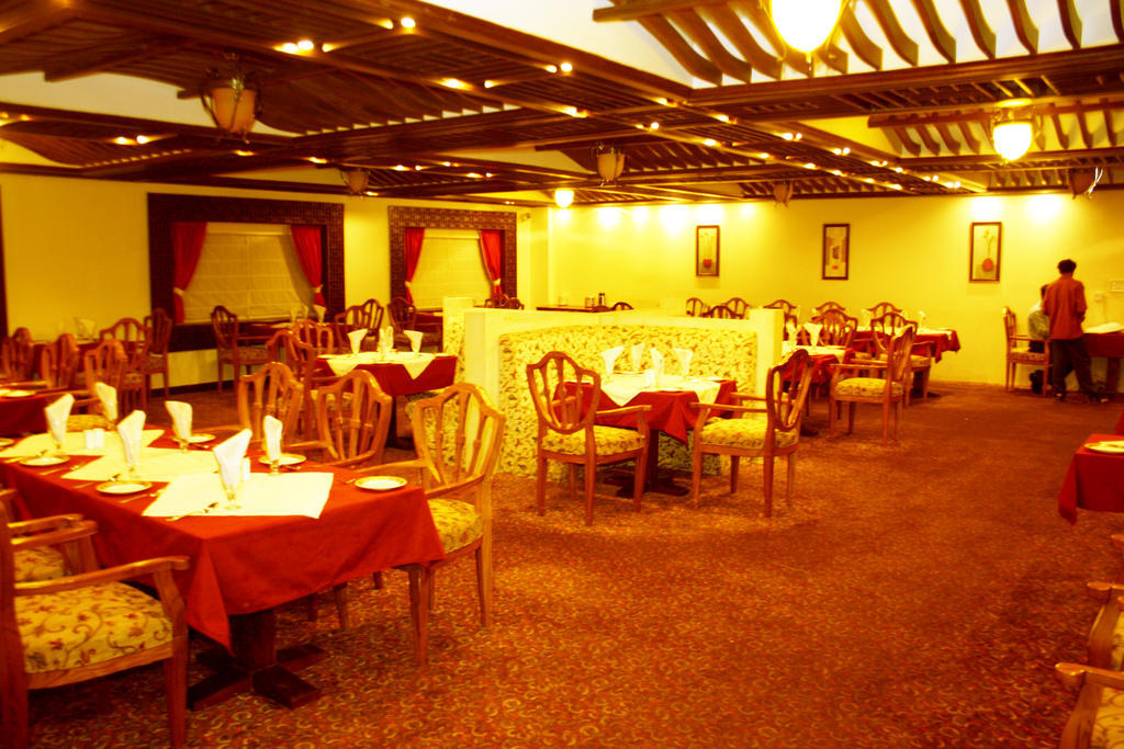 Hotel Grand International Raipur  Ngoại thất bức ảnh