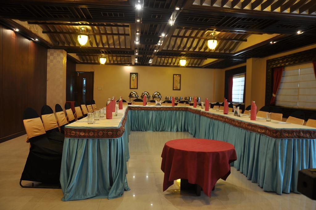Hotel Grand International Raipur  Ngoại thất bức ảnh