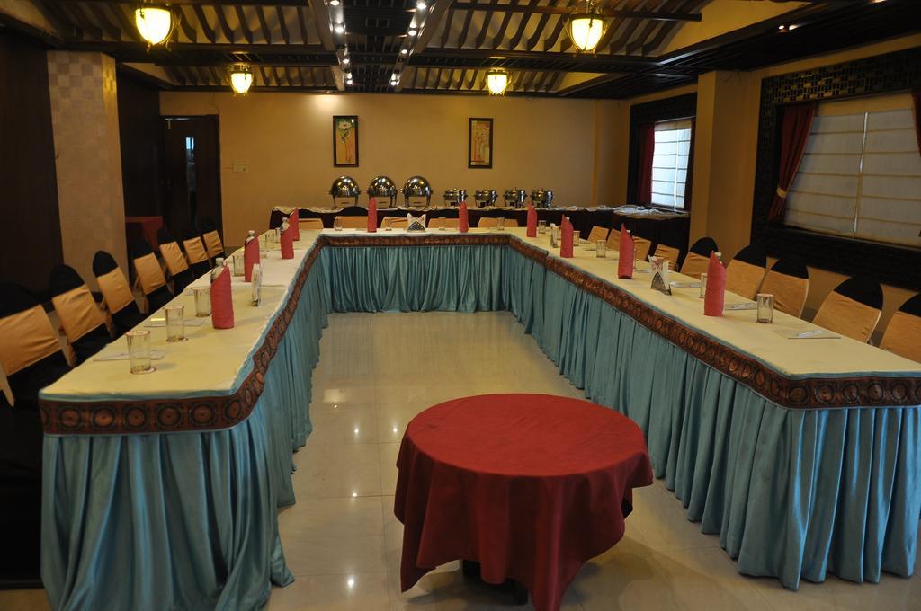 Hotel Grand International Raipur  Ngoại thất bức ảnh
